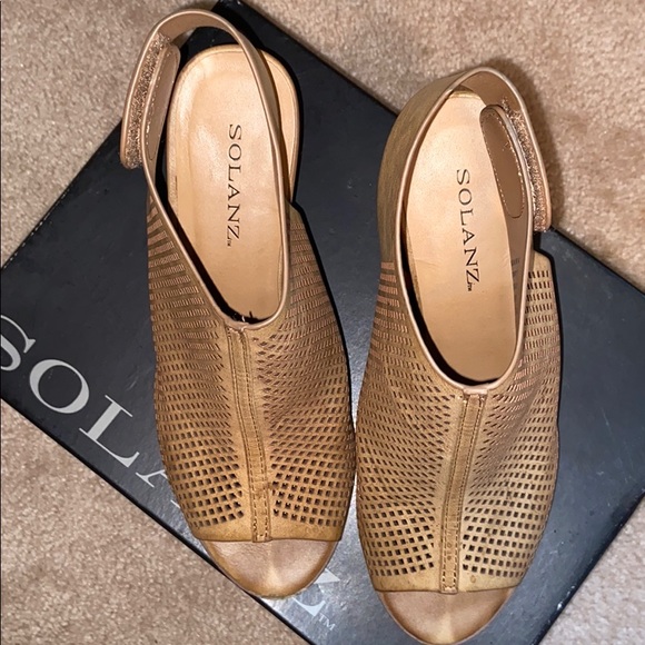 Tan open toe bootie - Picture 3 of 6